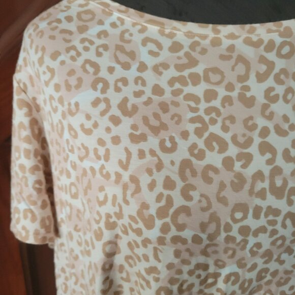 Nine West Essential Leopard Print Top - Beige & White - Womens L - Picture 2 of 6